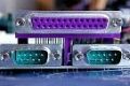 Conector de puerto paralelo y puertos serie